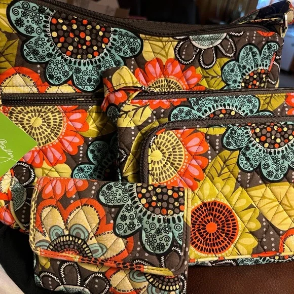 Vera Bradley On The Go Flower Shower - Picture 8 of 9